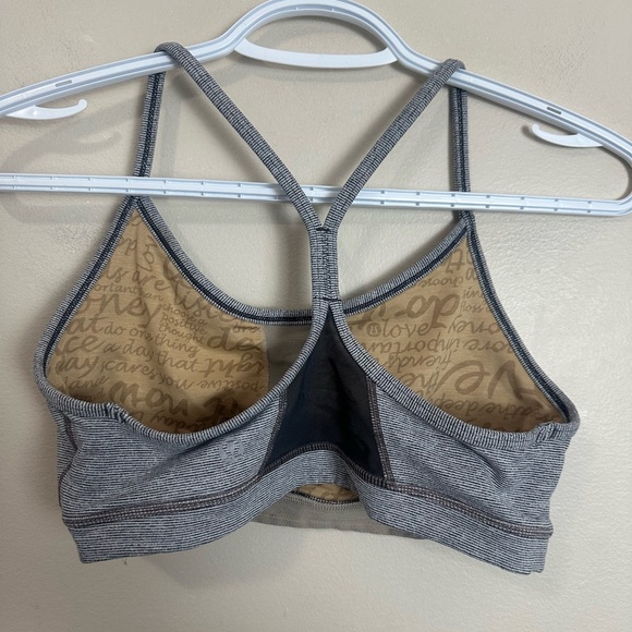 Lululemon Size 2/4 Gray Women's Sports Bra - Picture 3 of 4